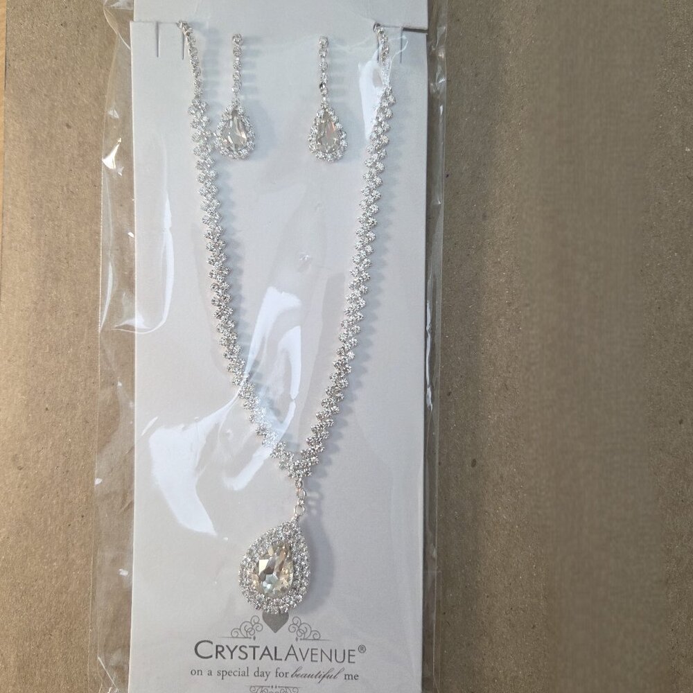 NWT - Crystal Avenue Necklace & Drop Earrings Silver-tone Jewelry Set